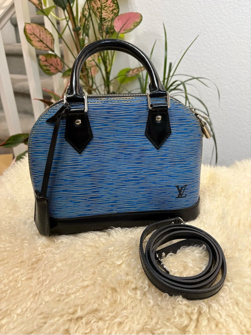 Louis Vuitton Alma Handbag Epi Leather BB